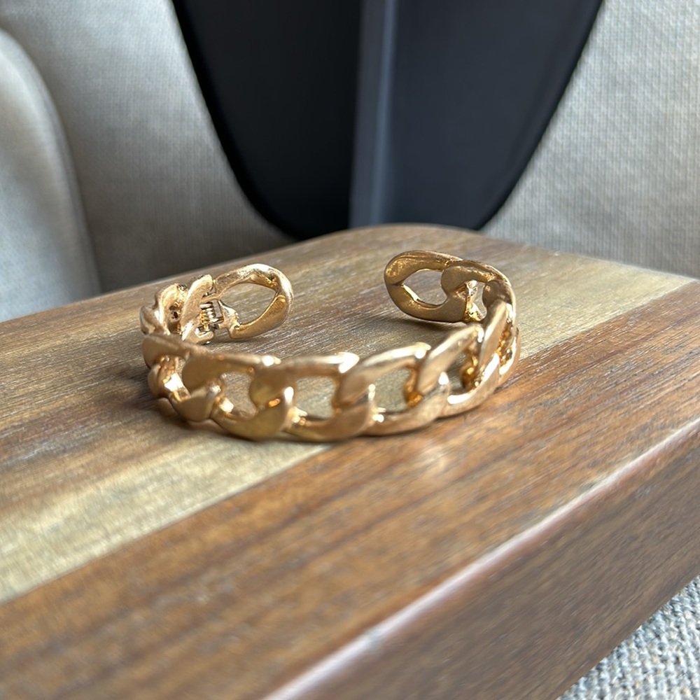 Chunky Zara bracelet cuff
